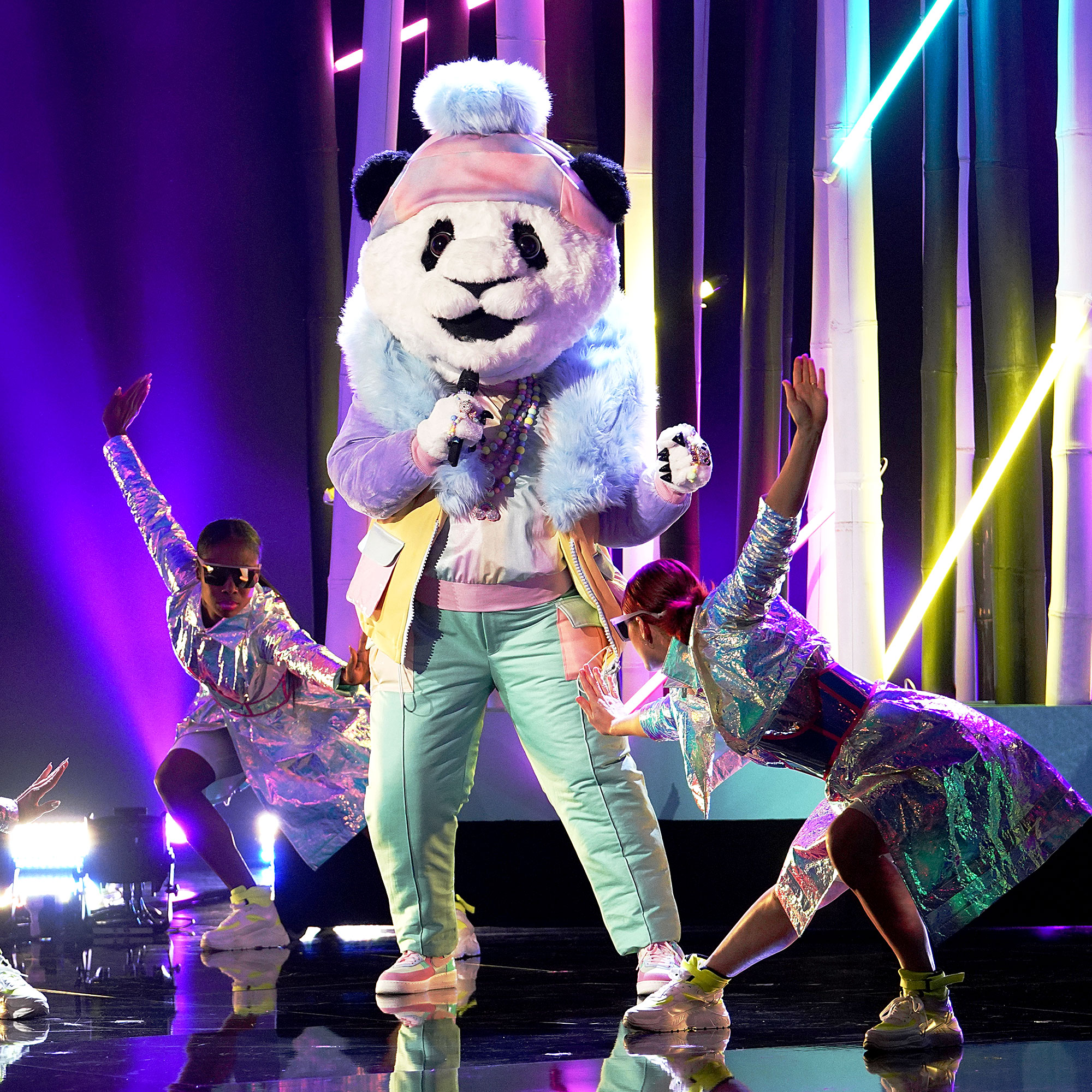 Маска где поют. Шоу маскед Сингер. Шоу "the masked Singer" -2020. Шоу the masked Singer Панда.