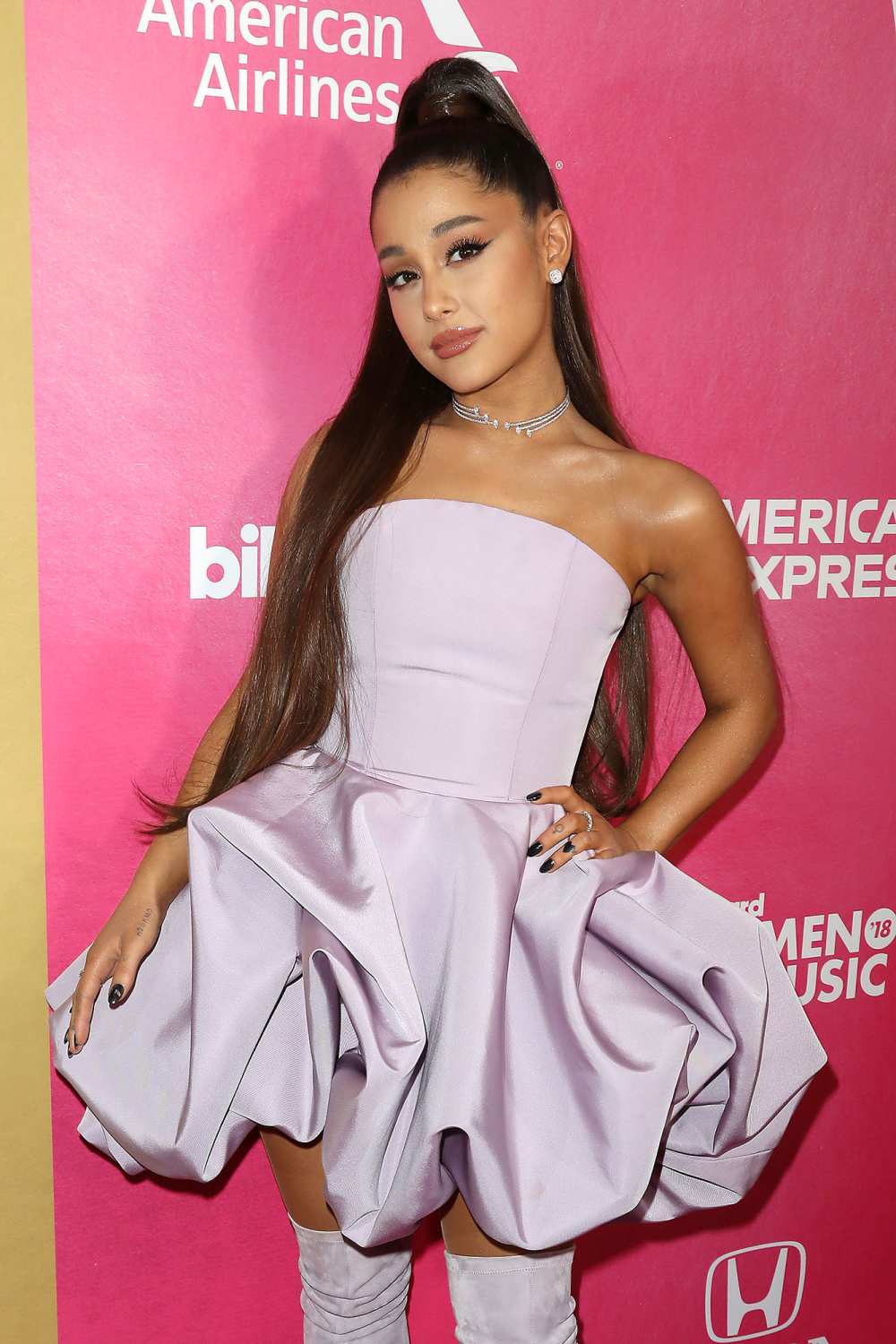 Ariana Grande Reunites With Father on Thanksgiving