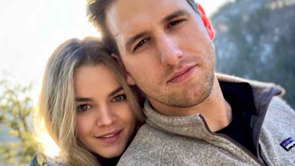 Bachelor Alum Nikki Ferrell and Husband Tyler Vanloo Reunite for Romantic Hike After Split