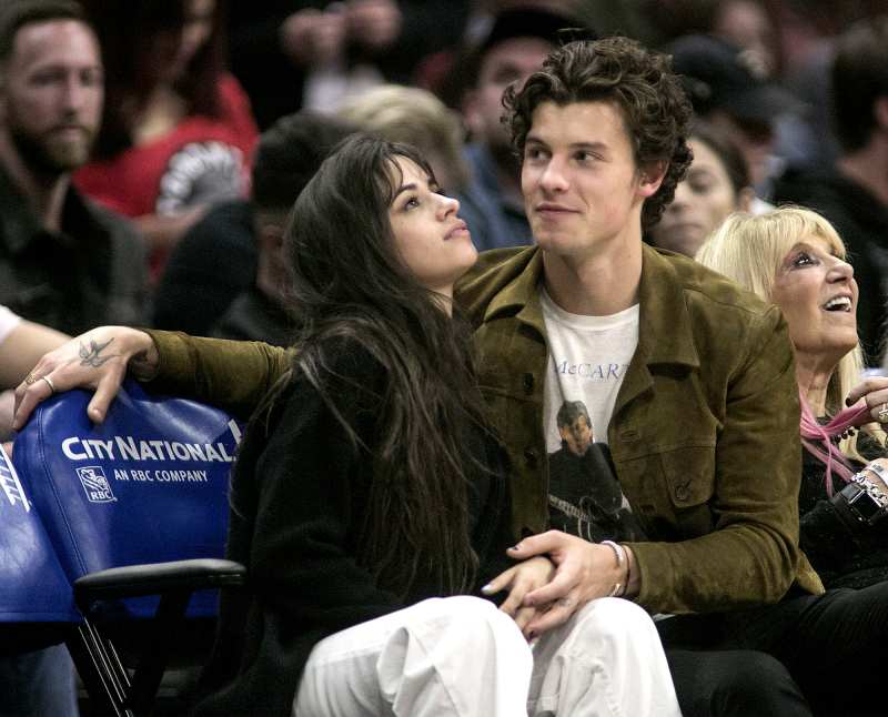 Camila-Cabello-and-Shawn-Mendes-at-Clippers-game