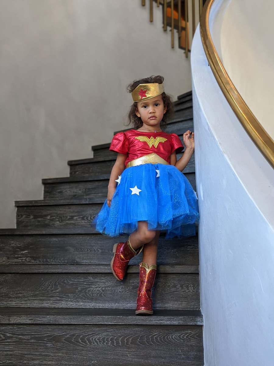Chrissy-Teigen-daughter-Luna-Halloween-costume