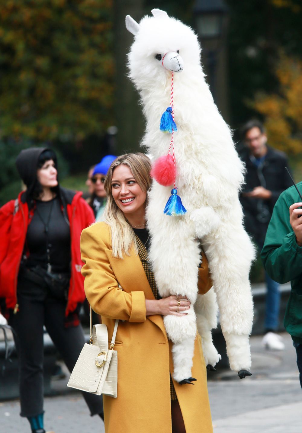 Hilary Duff Says The 'Lizzie McGuire' Revival 'Looks Completely Different' Than the Original