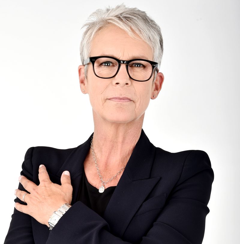 Jamie-Lee-Curtis-Details-Her-Past-Addiction-to-Vicodin-After-Celebrating-20-Years-of-Sobriety-2