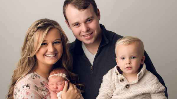 Kendra and Joe Duggar Share 1st Photo at Home With Newborn Daughter Addison