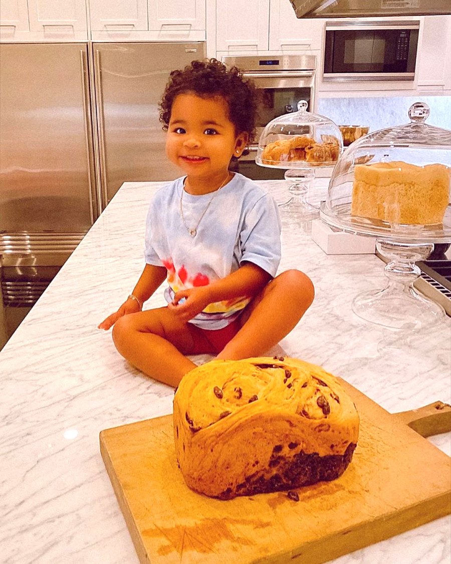 Khloe Kardashian Bakes With True Thompson