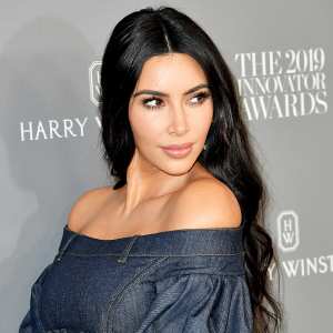 Kim-Kardashian-Shares-BTS-Fitting-Photo-In-a-Versace-Dress-That-Didn't-Fit
