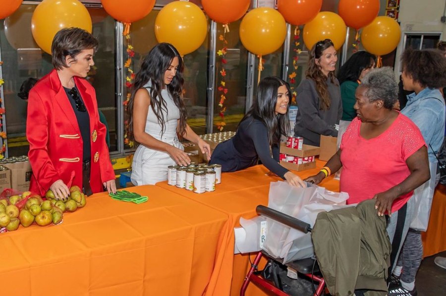 Kim-and-Kourtney-Kardashian,-Kris-Jenner-Volunteer-at-Food-Bank