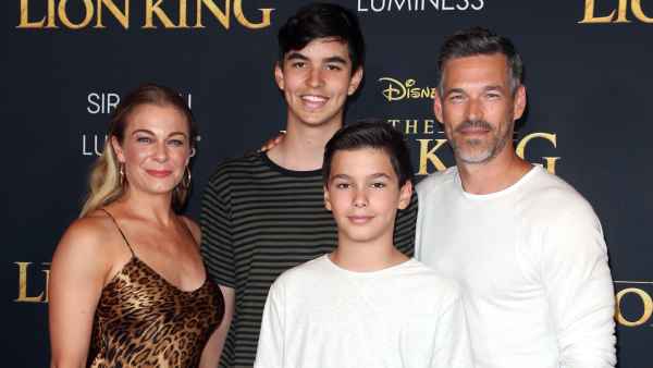 LeAnn Rimes Shares Holiday Card With Eddie Cibrian and His Kids