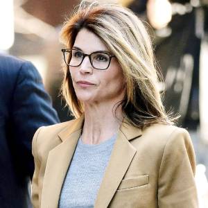 Lori Loughlin Thinks the Jury Will Be Sympathetic Toward Her During College Admissions Trial