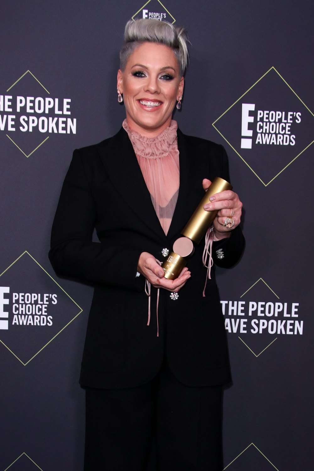 Pink Accepts People's Choice 2019