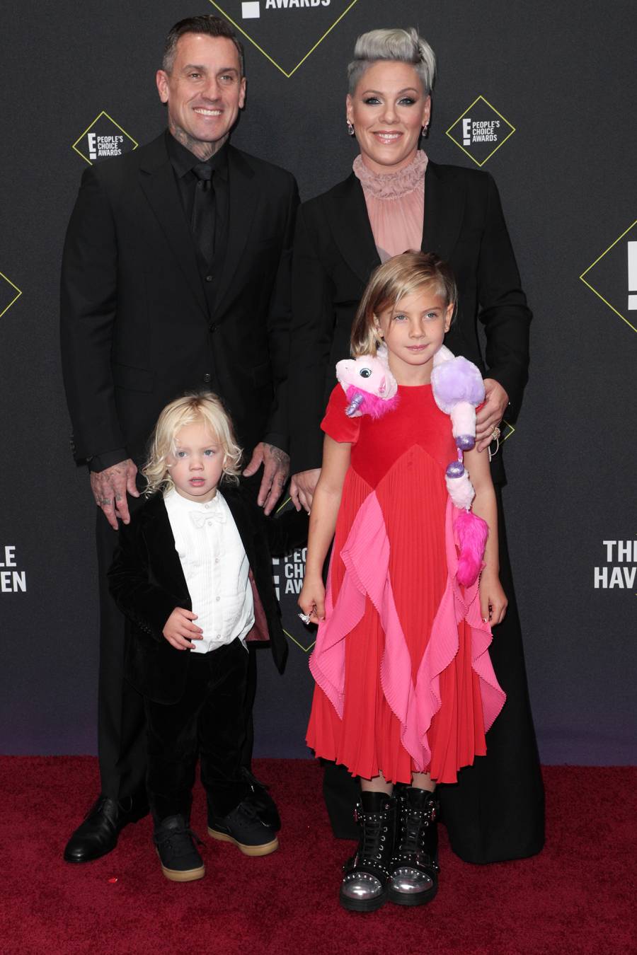 Pink Daughter Willow Channels Bjork Swan Dress With Unicorn at the 2019 Peoples Choice Awards