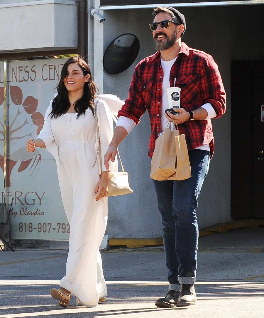 Pregnant-Jenna-Dewan-Dresses-Up-Her-Baby-Bump-in-2-Cute-Halloween-Costumes-5