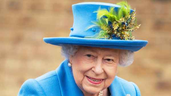 Queen Elizabeth Switches to Fake Fur
