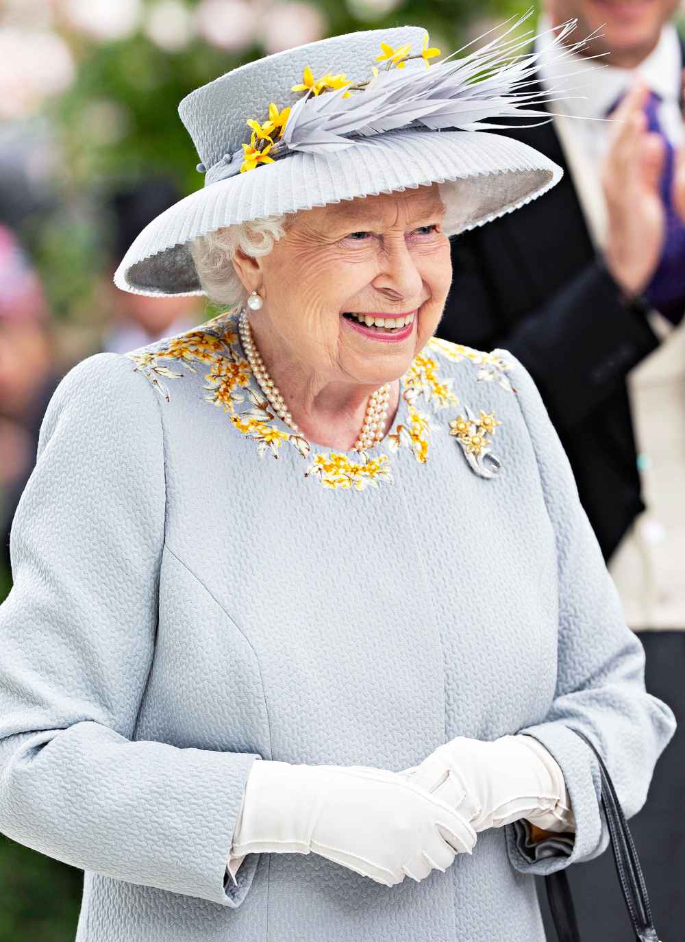 Queen Elizabeth Does Her Own Makeup