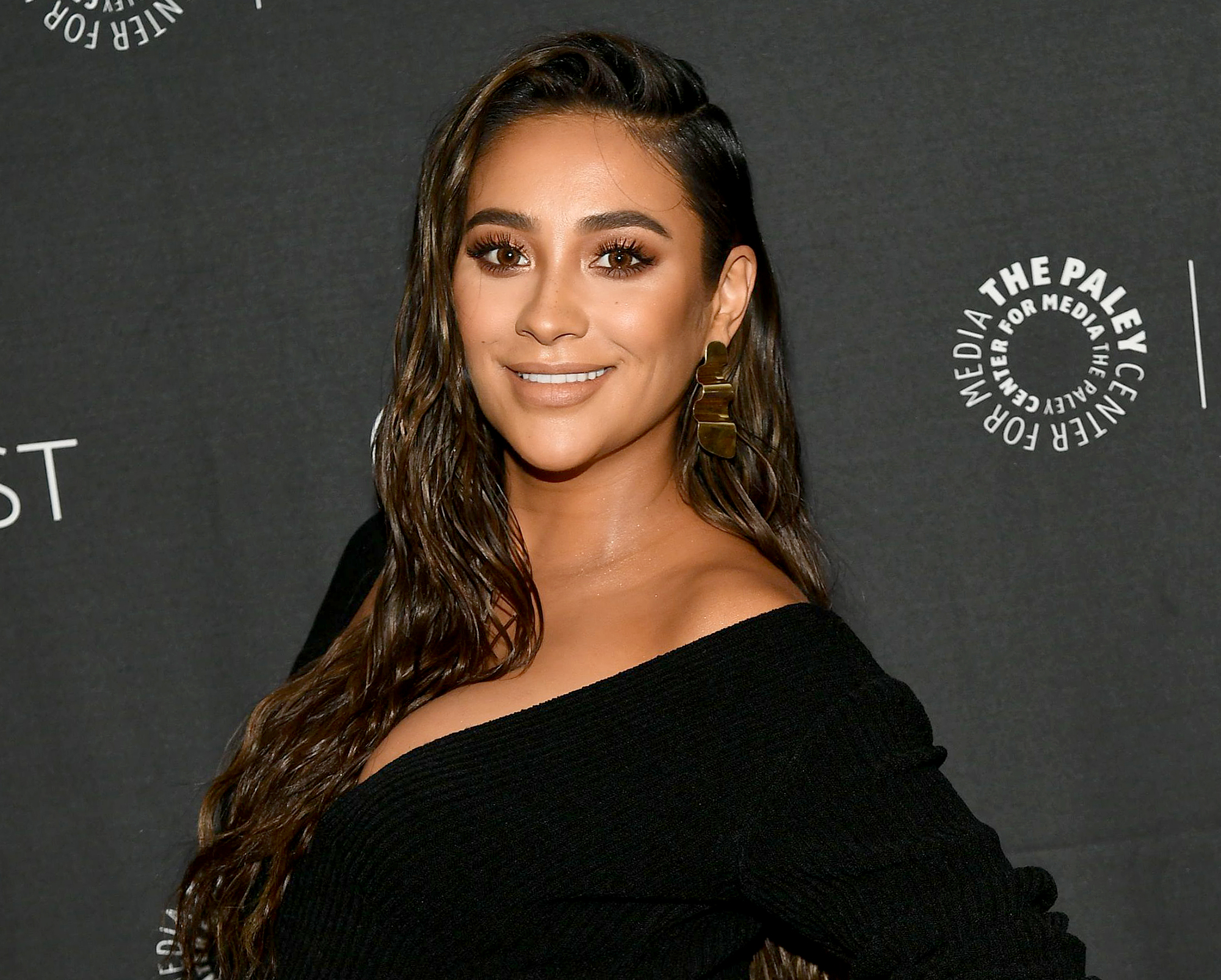 Shay Mitchell Announces Daughter’s Name.