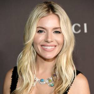 Sienna Miller Wore a Gorgeous Gucci Necklace to the LACMA Art and Film Gala