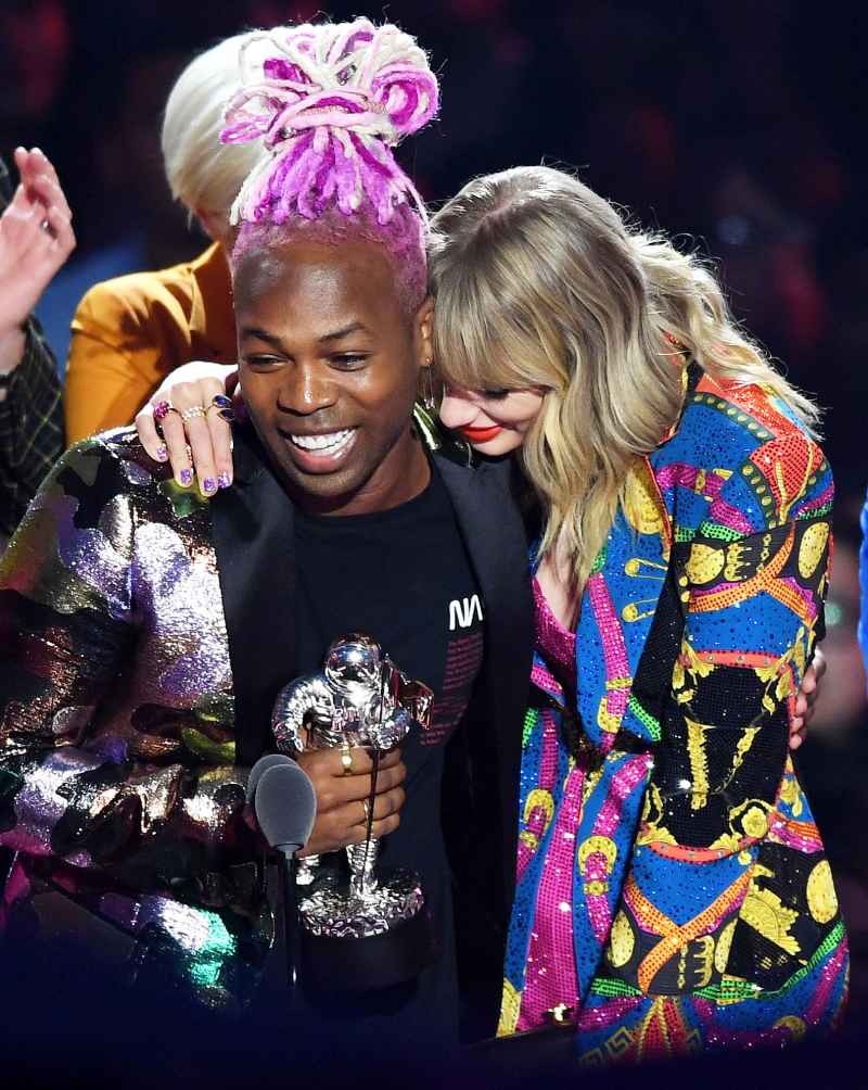 Celebrities Stand With Taylor Swift Amid AMAs 2019 Drama