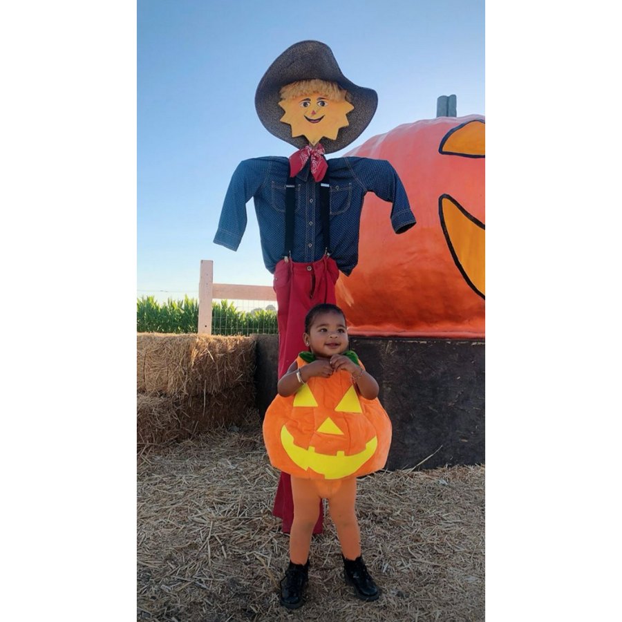 True-Thompson-pumpkin-Halloween-costume