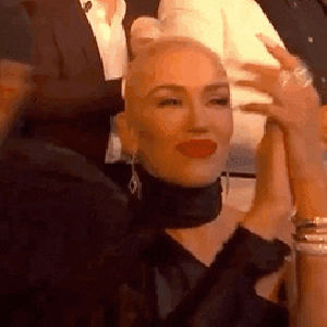 Gwen Stefani Sweetly Cheers on Blake Shelton 2019 CMA Awards