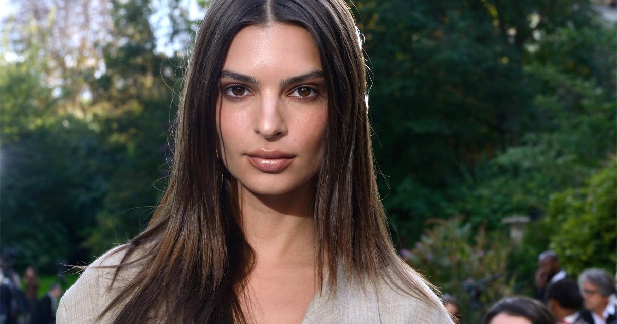 These $70 Emily Ratajkowski-Approved Booties Are So Serioulsy Chic