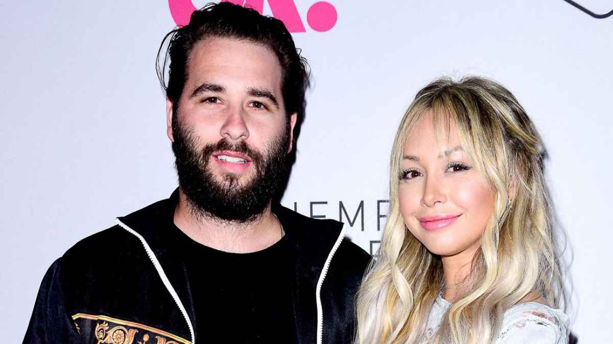 Bachelor's Corinne Olympios and Boyfriend Jon Yunger Split After 1 Year of Dating