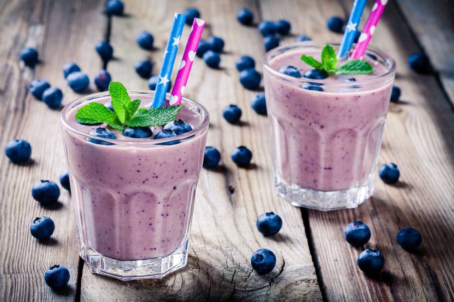 Blueberry Smoothie 8 High-Protein, Low-Carb Breakfast Recipes That Will Keep You Full Longer