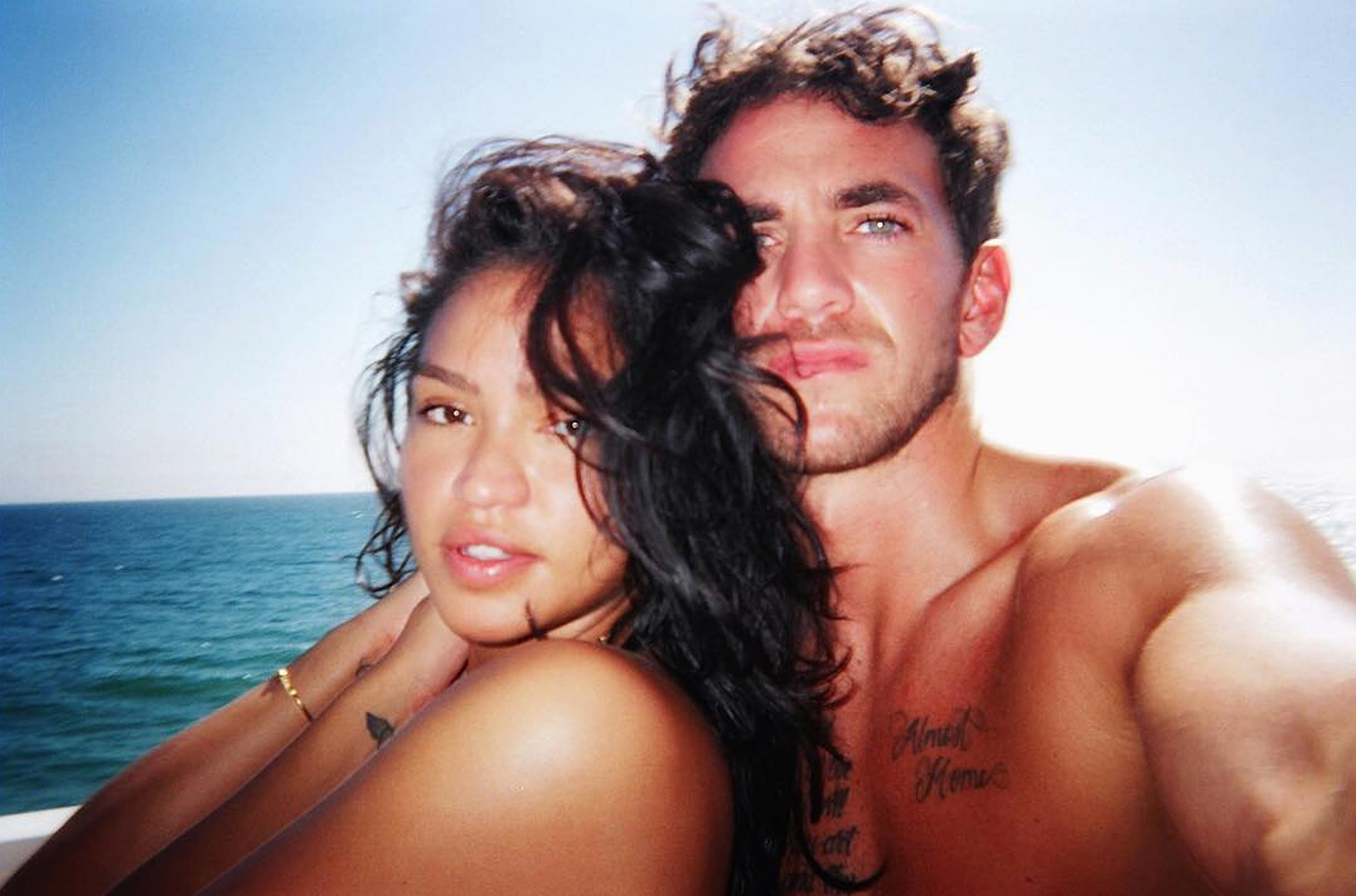 Cassie-and-Alex-Fine-Share-1st-Photos-of-Newborn-Daughter-Frankie