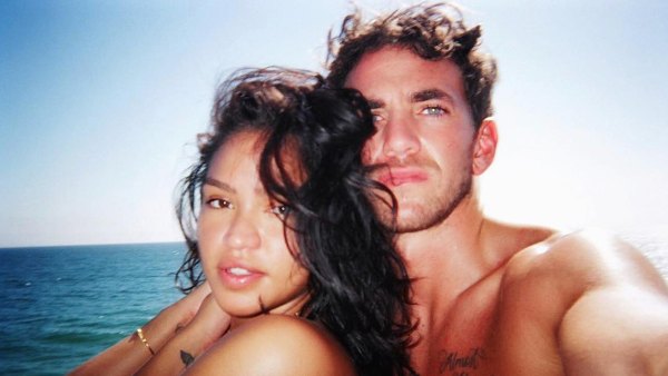 Cassie-and-Alex-Fine-Share-1st-Photos-of-Newborn-Daughter-Frankie