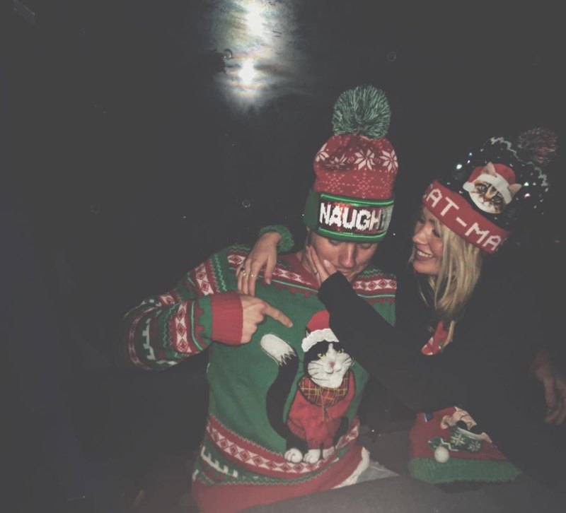 Colton Underwood and Cassie Randolph xmas sweater