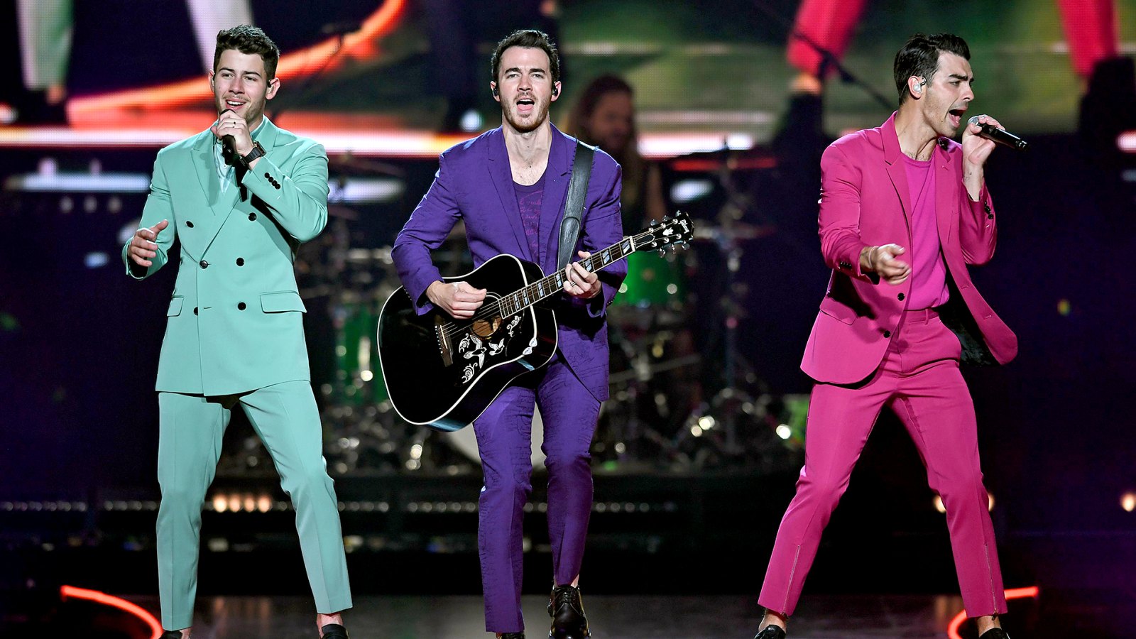Find-Out-How-to-See-the-Jonas-Brothers-Perform-in-Paradise
