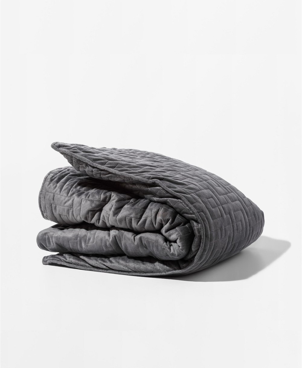 Today Only! This Incredible Weighted Blanket Is 70% Off at Macy’s