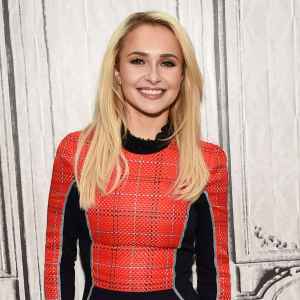 Hayden Panettiere Debuts New Look on Social Media