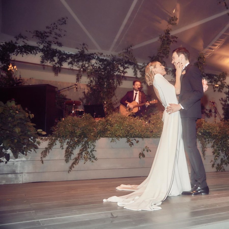 Hilary Duff and Matthew Koma Share Stunning 1st Photos From Their Backyard Wedding