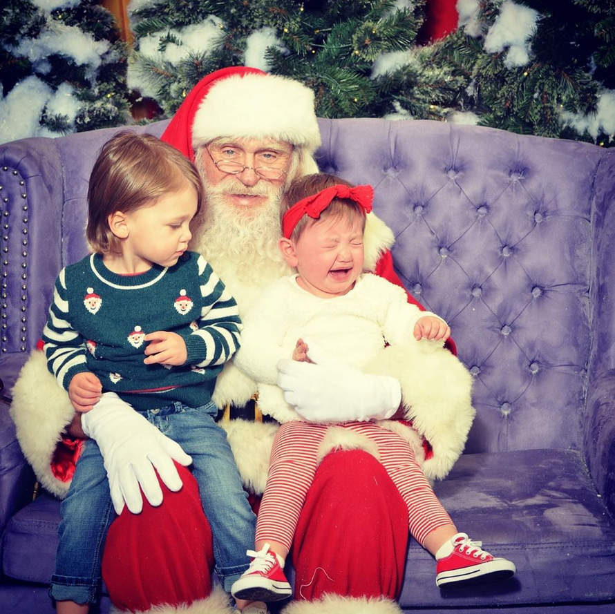 Jason-Aldean-and-Brittany-Kerr-Santa
