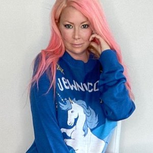 Jenna Jameson Says She’s Going Back on Keto Diet Blue Sweater Hanukkah