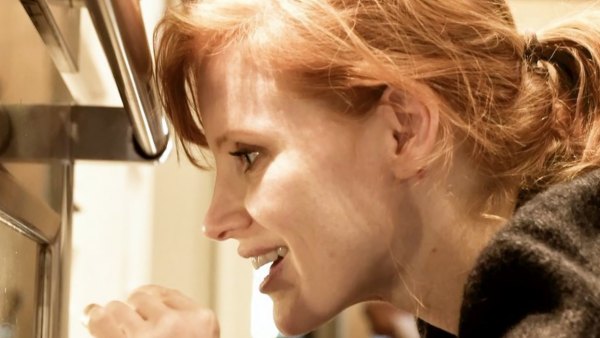 Jessica Chastain Baked a Cake for the First Time