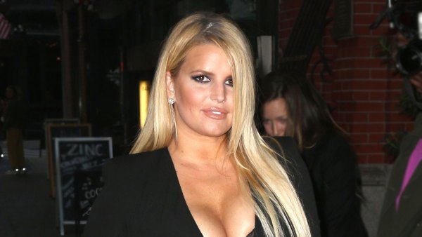Jessica Simpson Forgets to Unbuckle Seatbelt in Hilarious Mom Moment