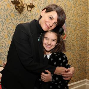 Katie Holmes Shares Rare Selfie With Her, Tom Cruise’s 13-Year-Old Daughter Suri