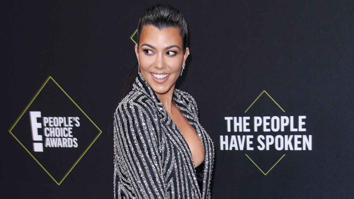 Kourtney Kardashian 45th Annual People's Choice Awards Wearing Naeem Khan