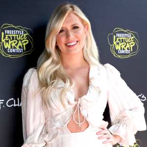 Lauren-Burnham-Wears-1st-Pair-of-Pre-Pregnancy-Jeans-After-Giving-Birth-to-Daughter-Alessi