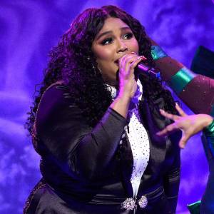 Lizzo's SNL Performance Looks