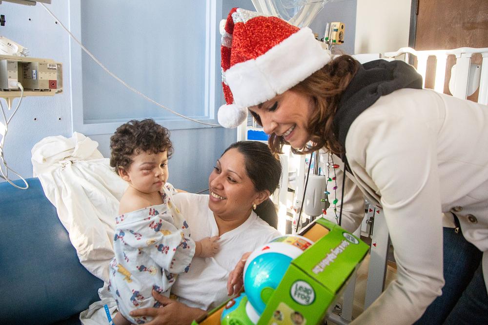 Luann de Lesseps Spreads Holiday Cheer by Handing Out Toys at Long Island Hospital