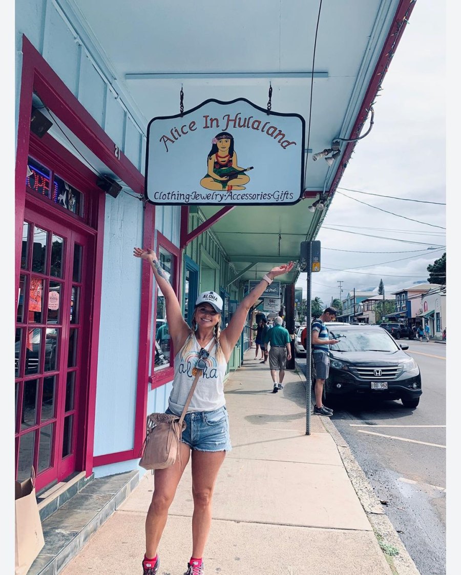 Miranda Lambert, Husband Brendan Enjoy Tropical Getaway in Maui