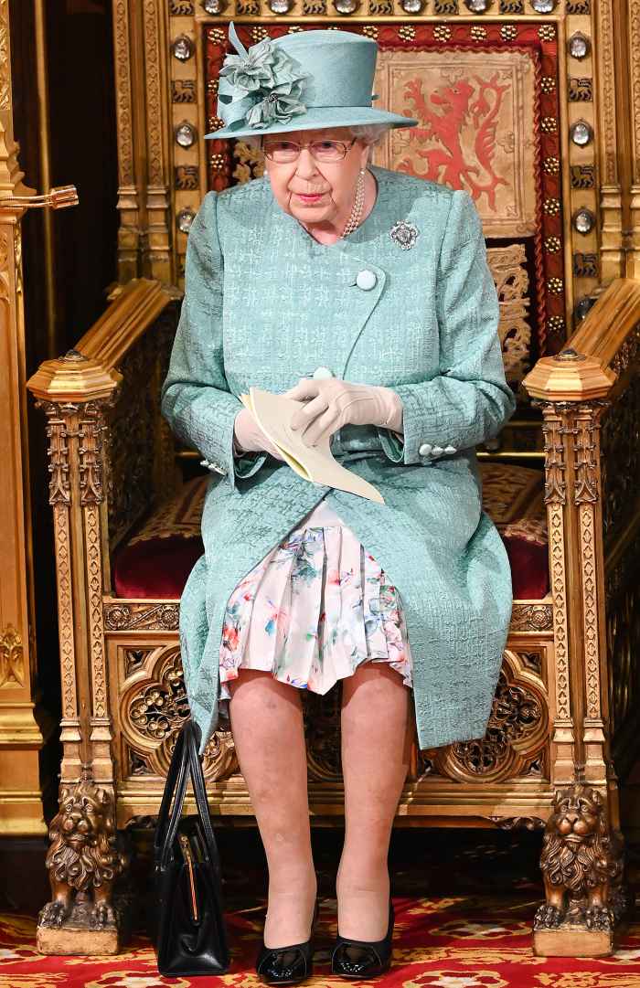 Queen-Elizabeth-Coat-color
