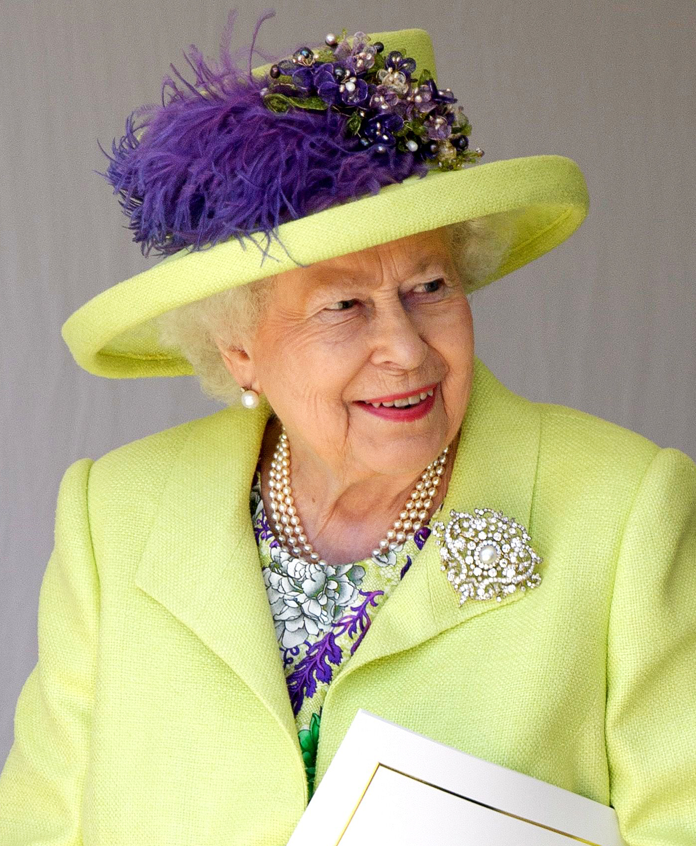 Queen Elizabeth II’s Best Brooches of All Time: Pics