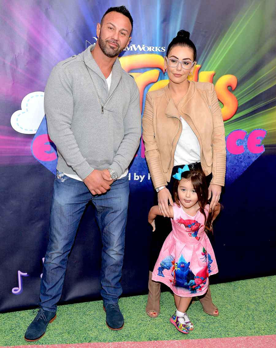 Roger-Matthews-and-Jenni-‘JWoww’-Farley-Not-Spending-Christmas-Together-1