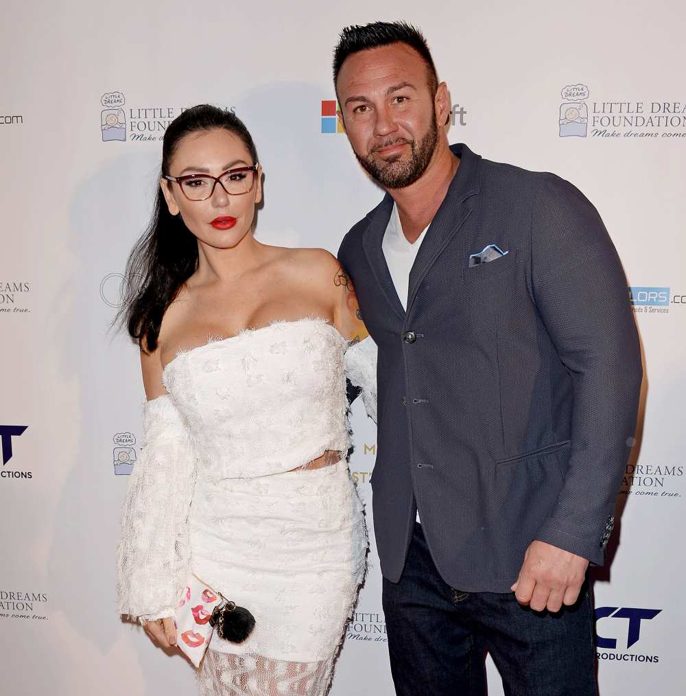 Roger-Matthews-and-Jenni-‘JWoww’-Farley-Not-Spending-Christmas-Together-2