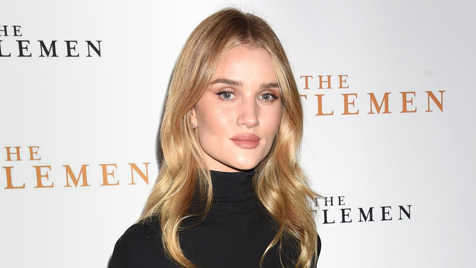 Rosie Huntington-Whiteley Gained 55 Lbs During Pregnancy