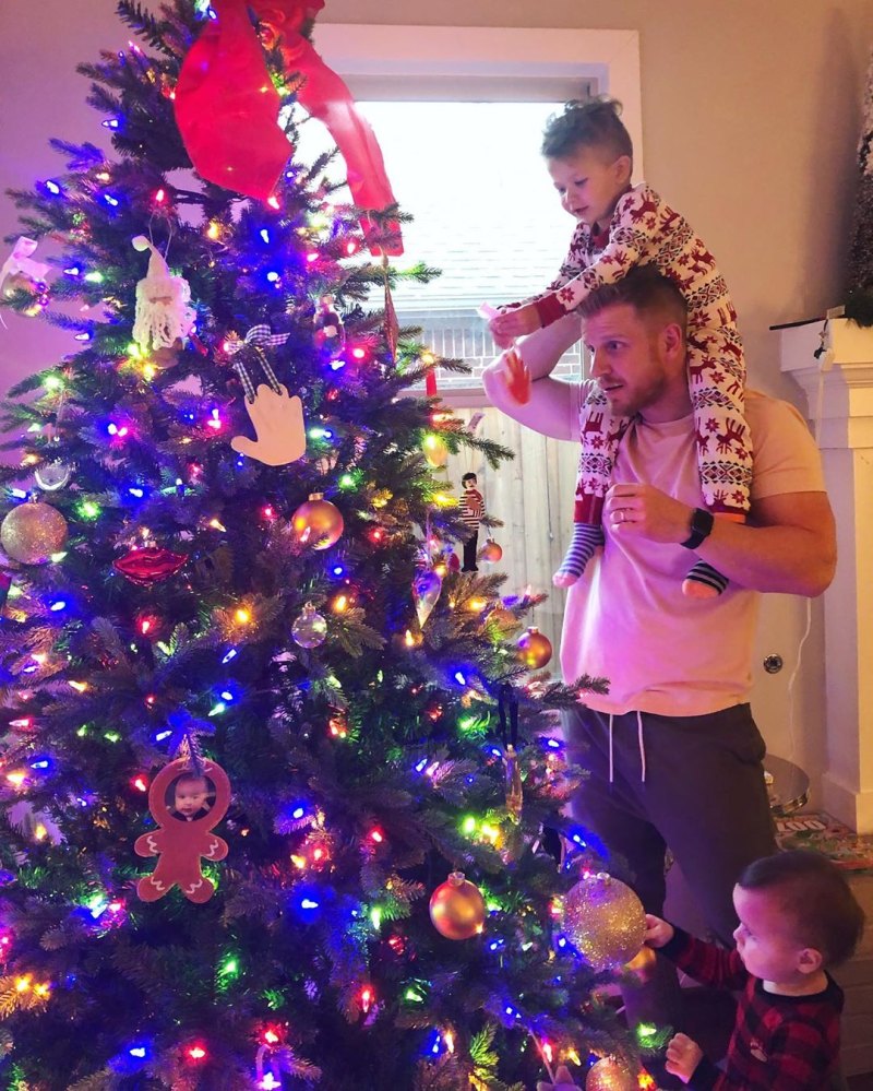 Sean Lowe and Catherine Giudici Celebrity Kids Helping Pick and Decorate Christmas Trees