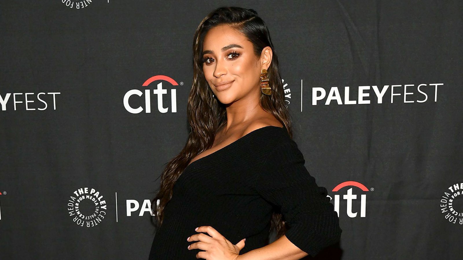 Shay Mitchell Hulu 'Dollface Breast-Feeding Photo With Daughter Atlas